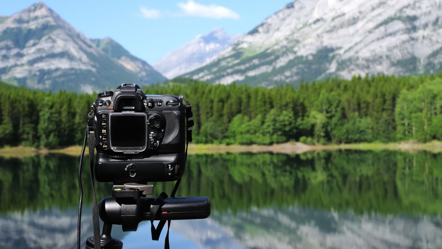 12 Best Cameras for Landscape Photography Loaded Landscapes